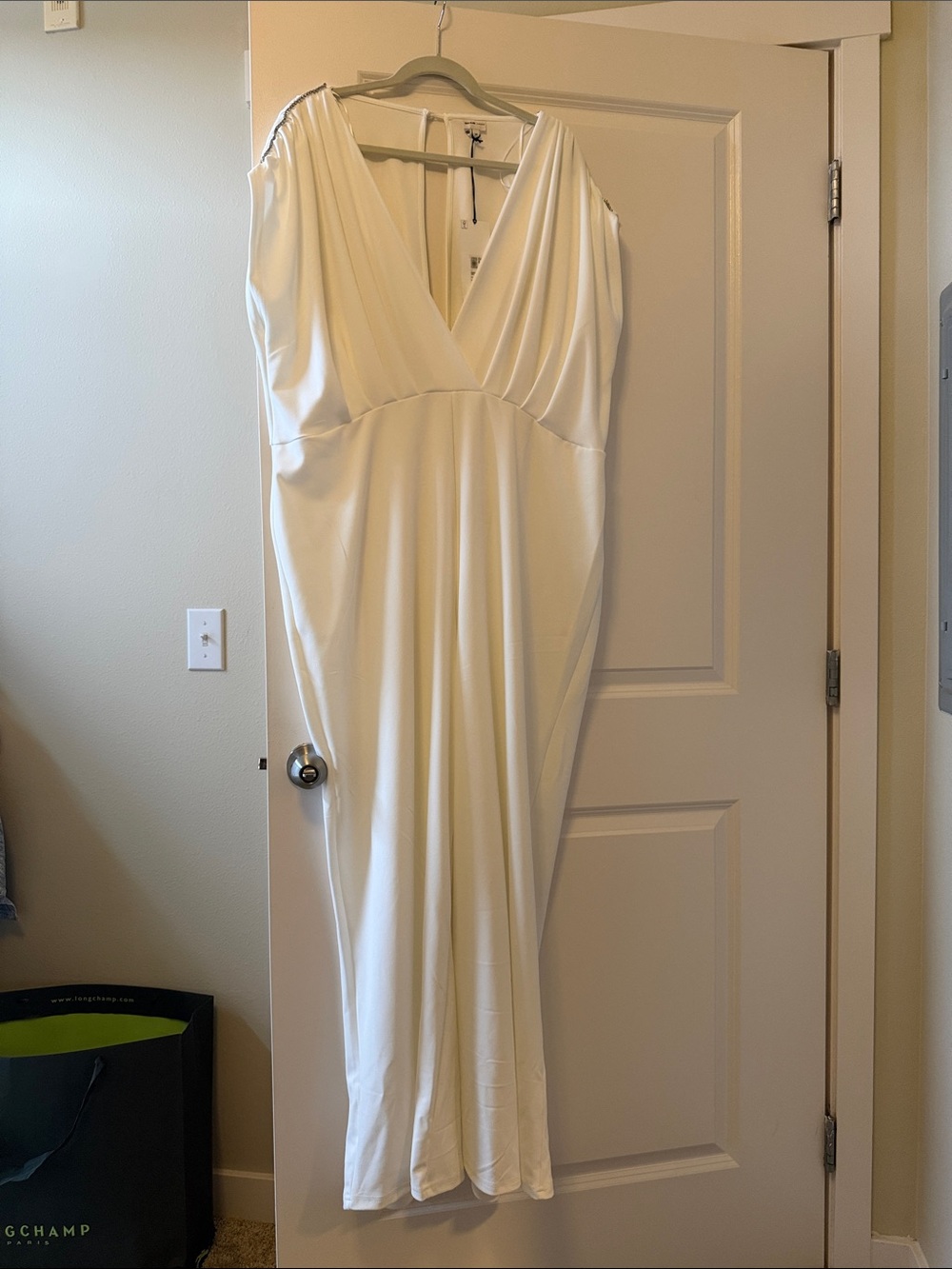 Elegant White V-Neck Jumpsuit